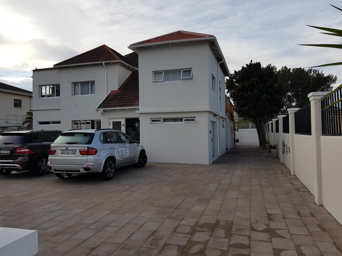 Beachway Guesthouse Port Elizabeth Exterior photo